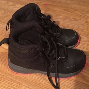 Black Nike ACG boots with pink bottom size 13